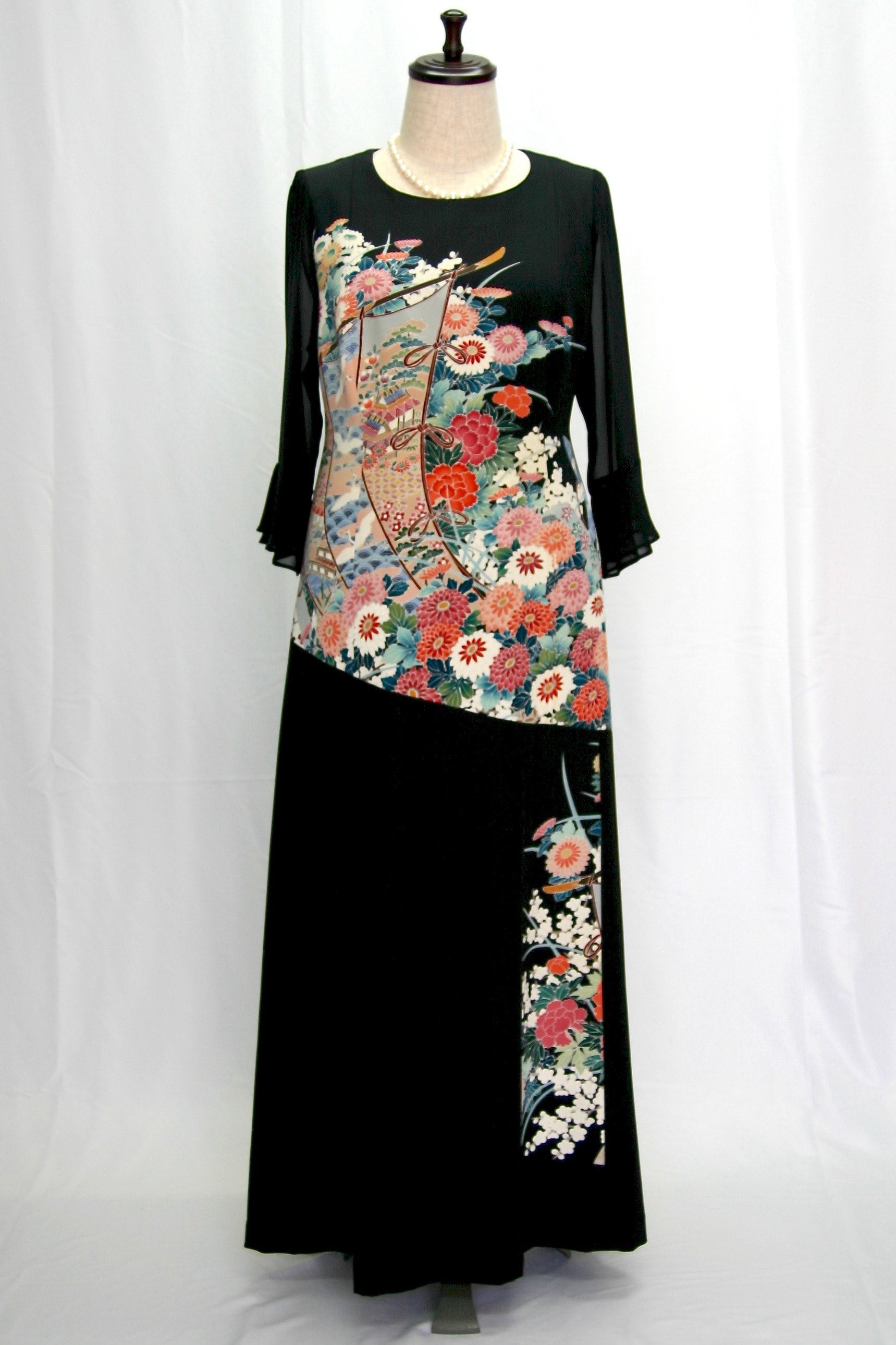 留袖ドレス、新郎新婦母❣️セットアップ　L 〜LL 作家物 地紙花蝶文 留袖ドレス、新郎新婦母❣️セットアップL〜L L 金駒 スカート丈