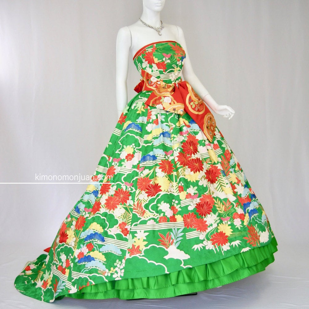 KIMONO文珠庵の振袖地、帯地、着物地を使用したウエディングドレス