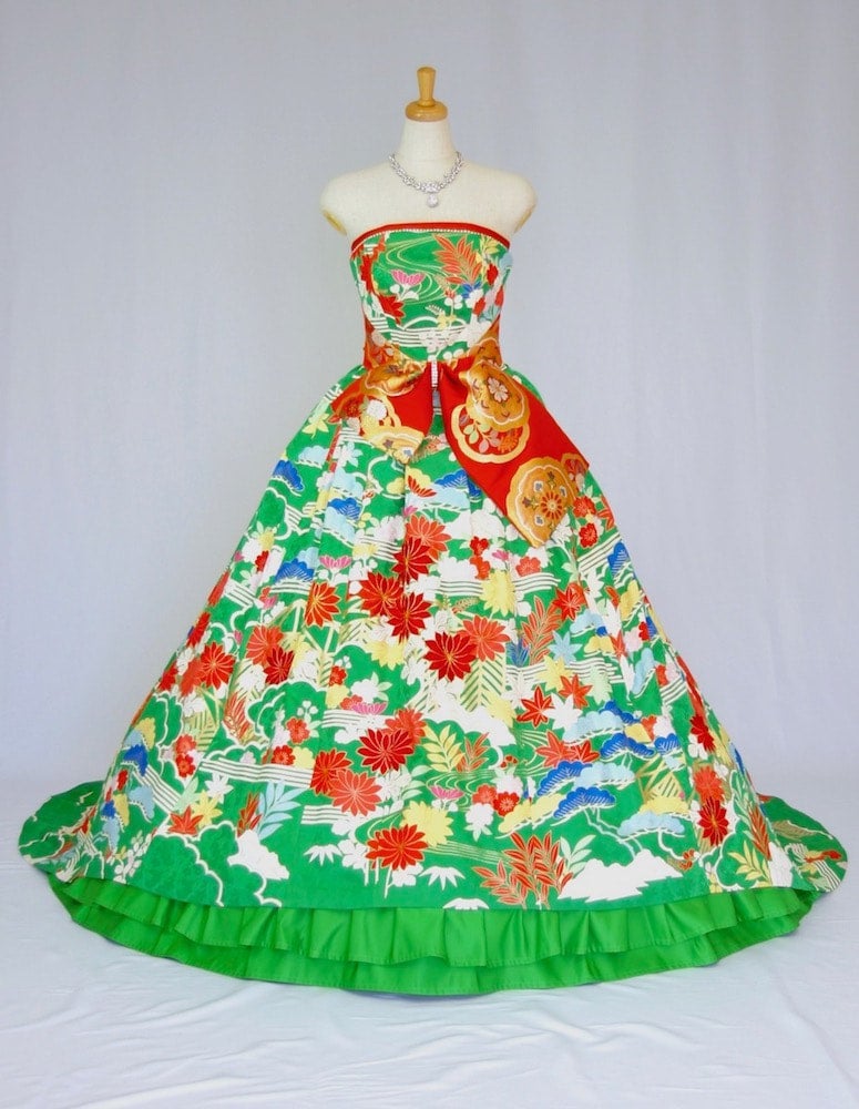 着物　ドレス　サイズ9 KIMONO文珠庵の振袖地、帯地、着物地を使用したウエディングドレス