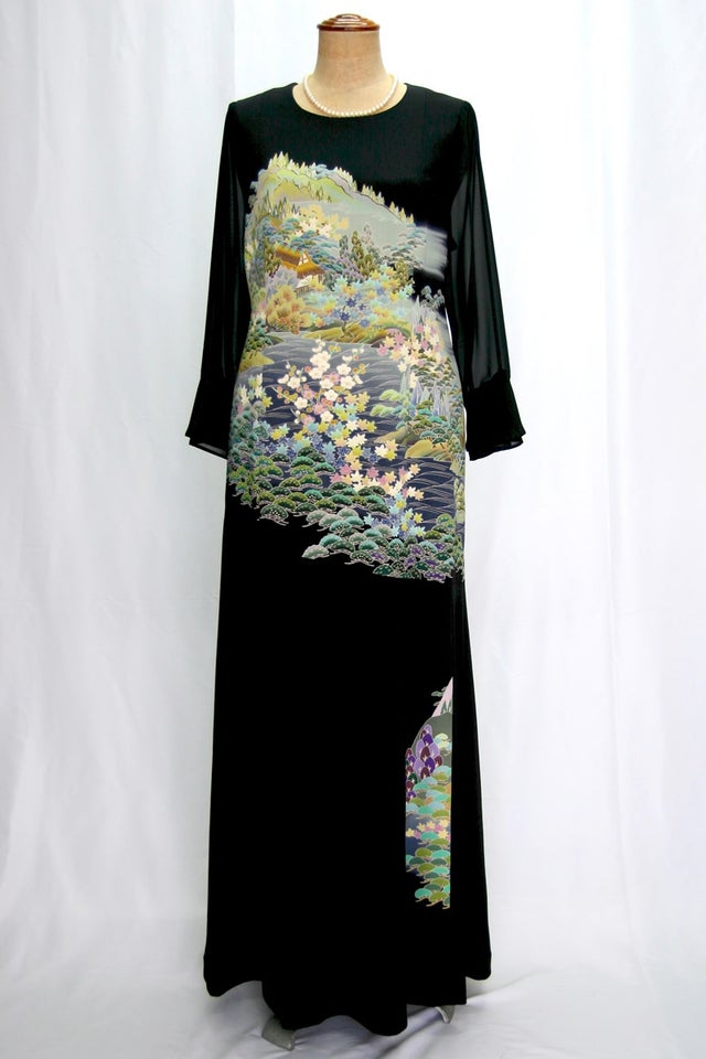 KIMONO文珠庵の留袖地を使用した留袖ドレス 結婚式のお母様、ご